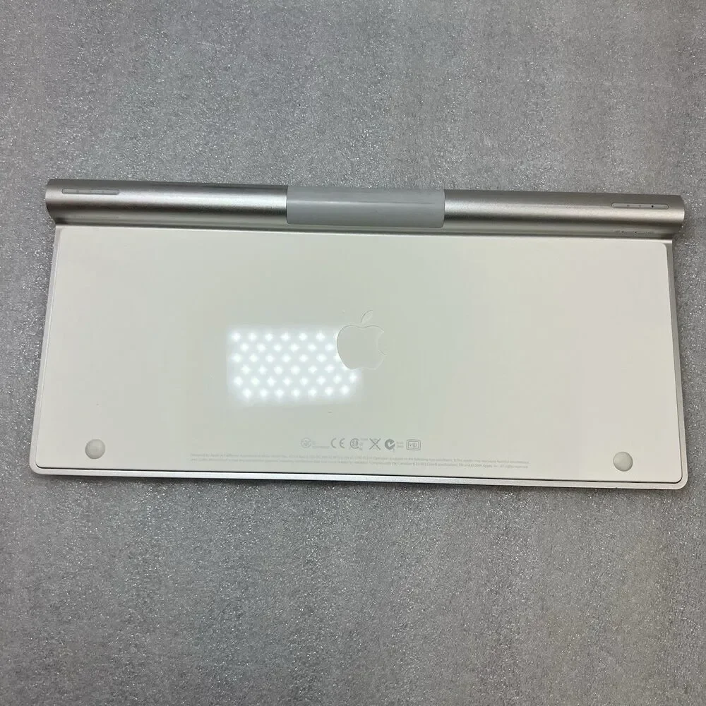 Apple Magic Keyboard Model A1314 Wireless Bluetooth Genuine AA Battery Powered